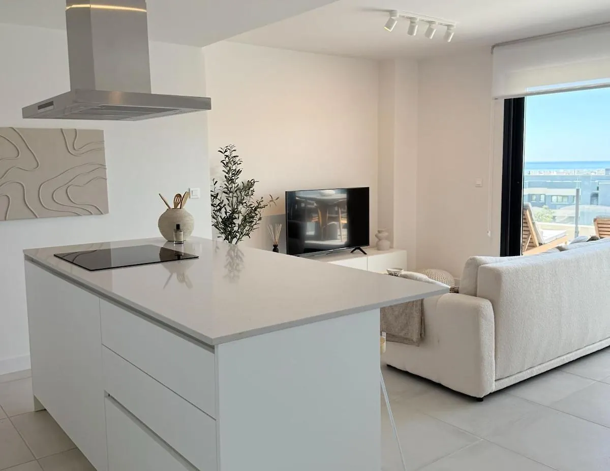 Oasis 325 - 2 Bedroom With Frontal Sea And Mountain View Estepona Lägenhet